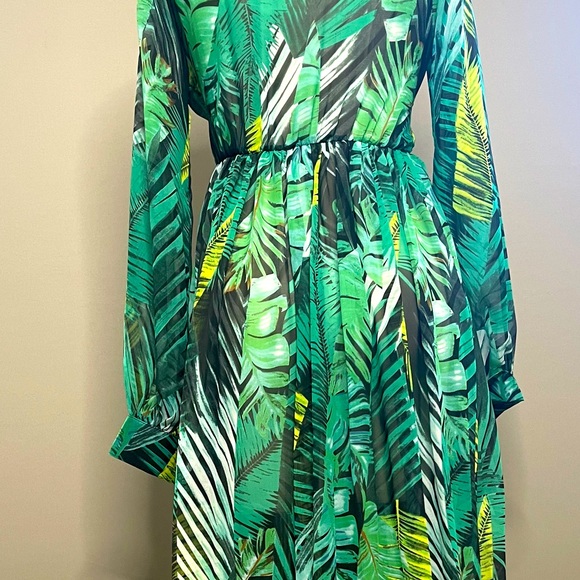 Jungle Print Long-Sleeve Maxi Dress - Picture 12 of 12